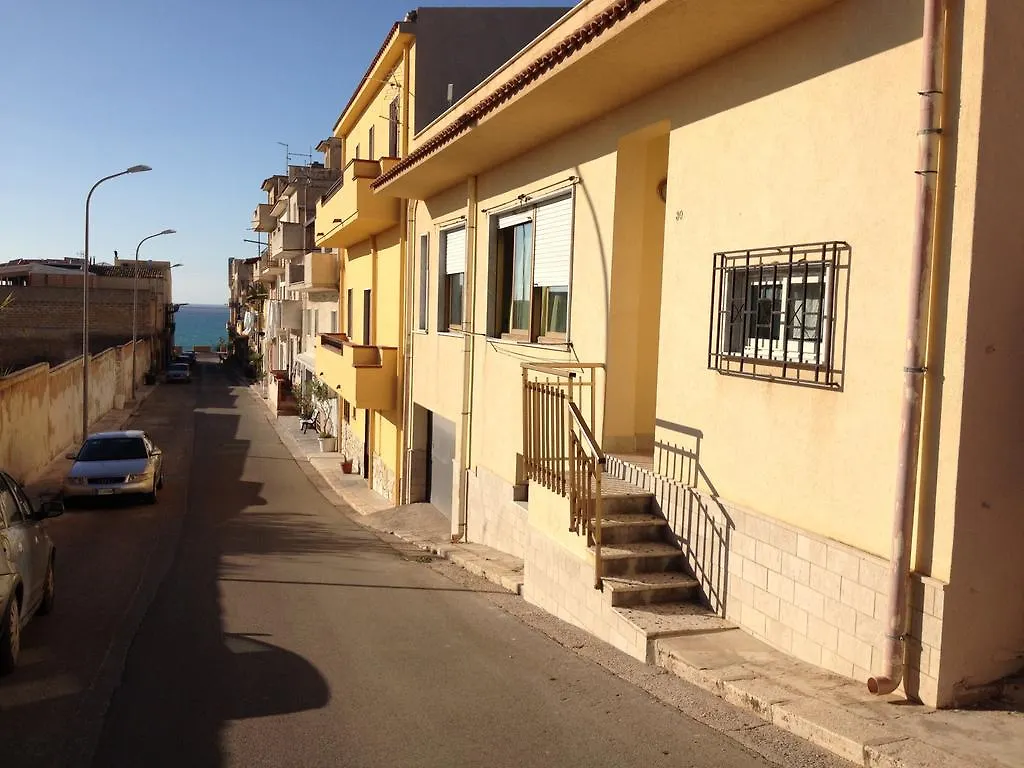 Casa Vacanze Alessandro Villa Balestrate 0*,  Italy